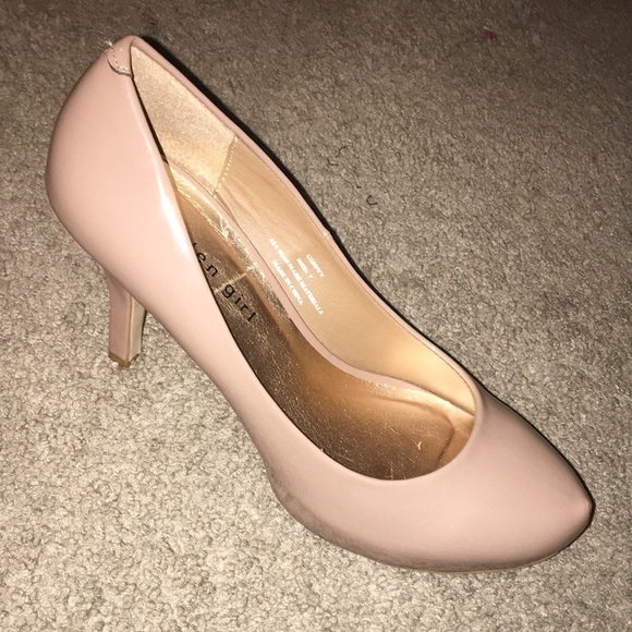 Madden Girl Giddyyy Tan Platform Pumps - Picture 1 of 10